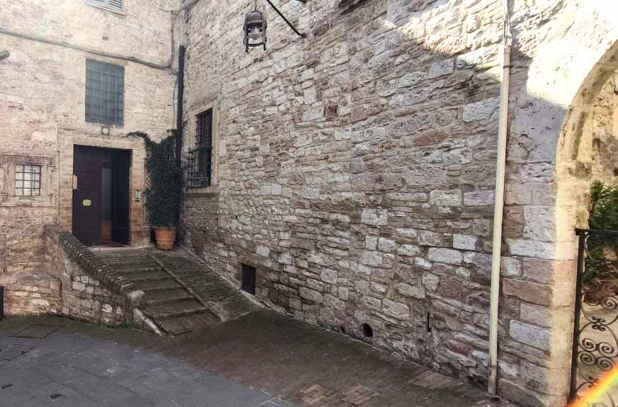 entrada Casa de Assisi